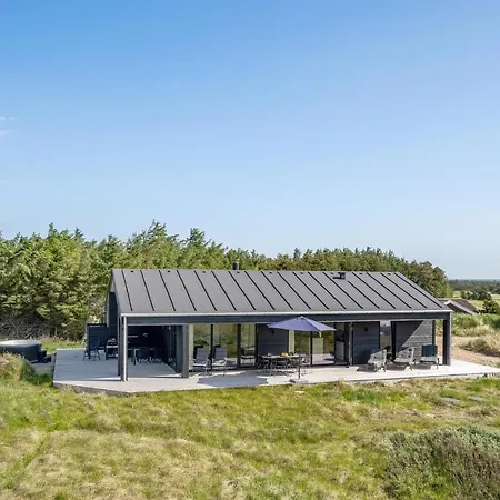 Three-bedroom Holiday In *