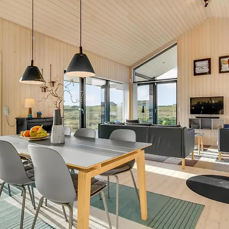 Three-bedroom Holiday In * Løkken