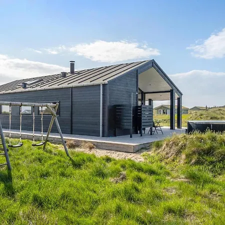 Three-bedroom Holiday In Prázdninový dům