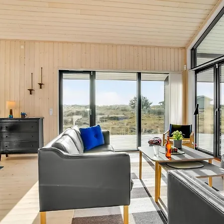 Three-bedroom Holiday In