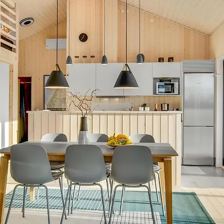 Three-bedroom Holiday In * Løkken