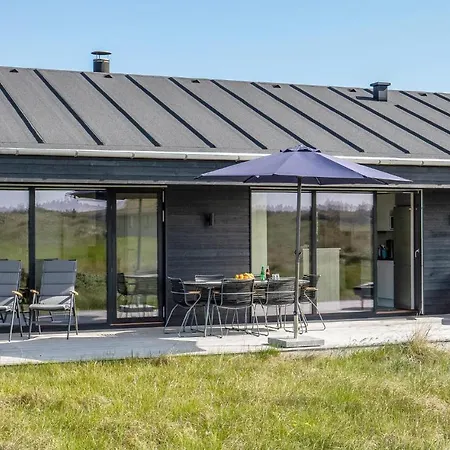 Prázdninový dům Three-bedroom Holiday In