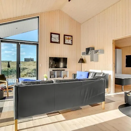 Three-bedroom Holiday In Prázdninový dům *